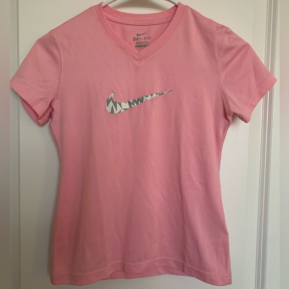 Nike Dri-Fit Girl’s Shirt Size M